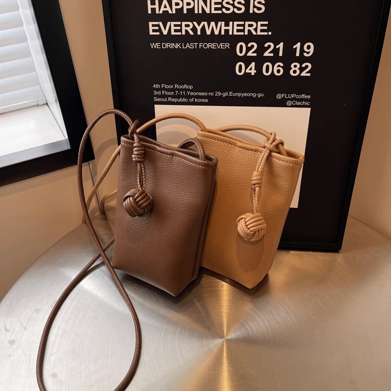 Women Bags Leather - Versatile, Artistic, and Slightly Refreshing Messenger
