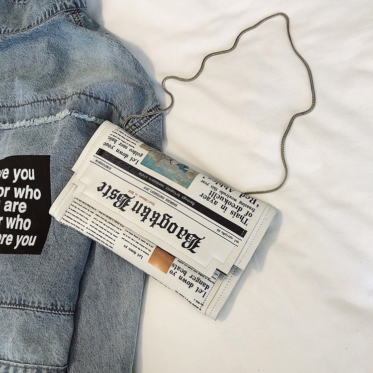 Newspapers modeling day clutch - Flap Bag Envelope incelemesi ve fiyatı