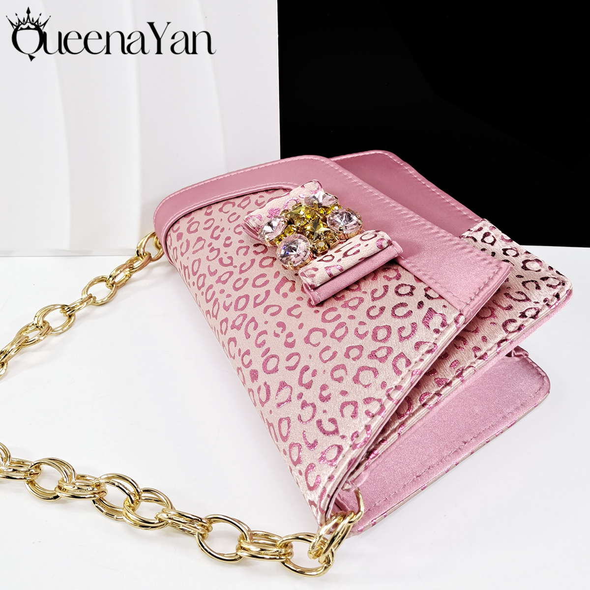 Queena Yan  2025 Shiny Italian - Women Bags Accessories incelemesi ve fiyatı